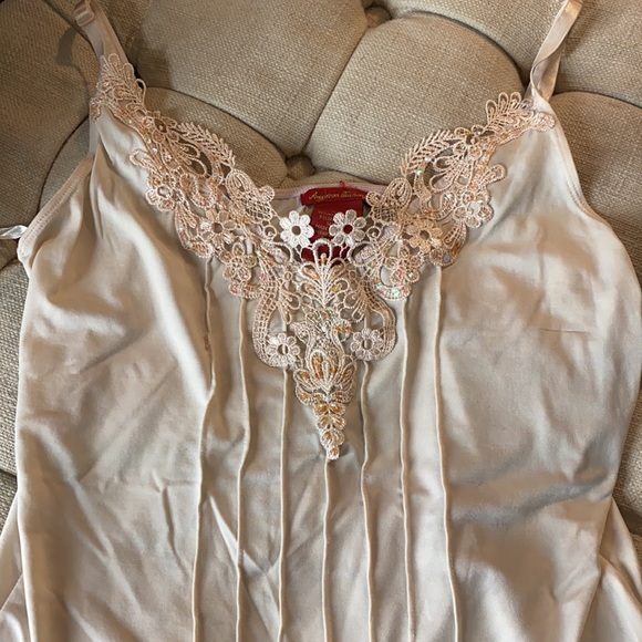 Light pink camisole - Picture 2 of 5